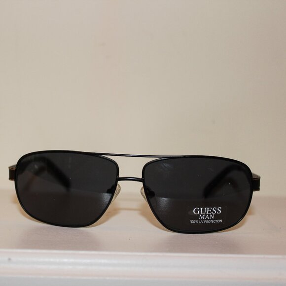 Guess Men's Sunglasses (GU6667) - Picture 1 of 5